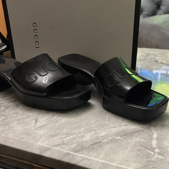 Gucci Glossy Black Slide Sandals - Picture 2 of 7
